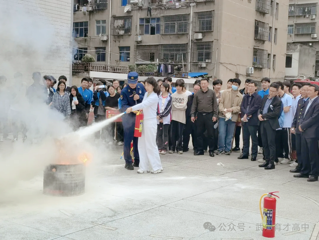 【今日黄冈】 以“演”促防 以“练”护航——武穴市育才高中开展应急避险演练活动