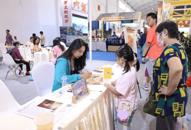 杨梓艺:兰坪普米姑娘热爱非遗传承，用指尖“掐”出家乡美