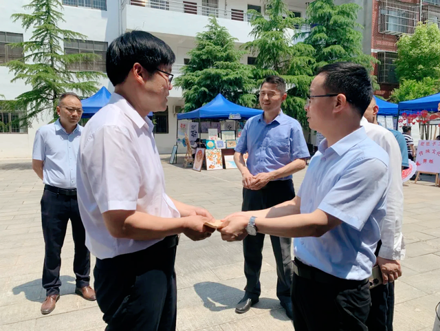 【今日黄冈】湖北武穴：李阜乔赴市特殊教育学校走访慰问