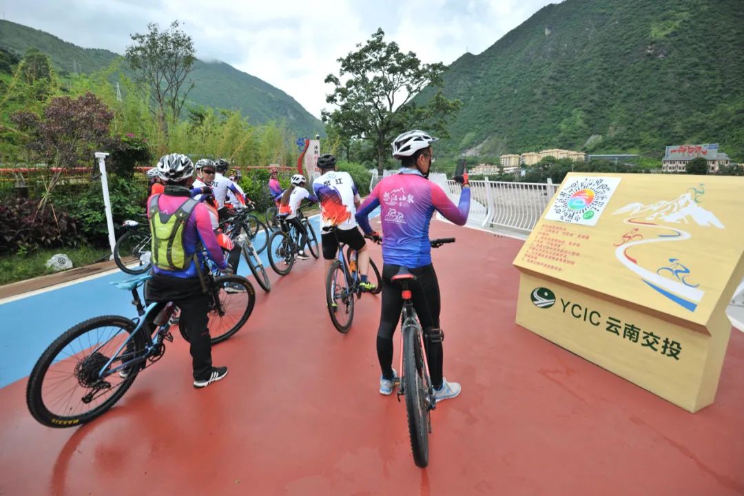 金飞豹：我在怒江有个探险工作室