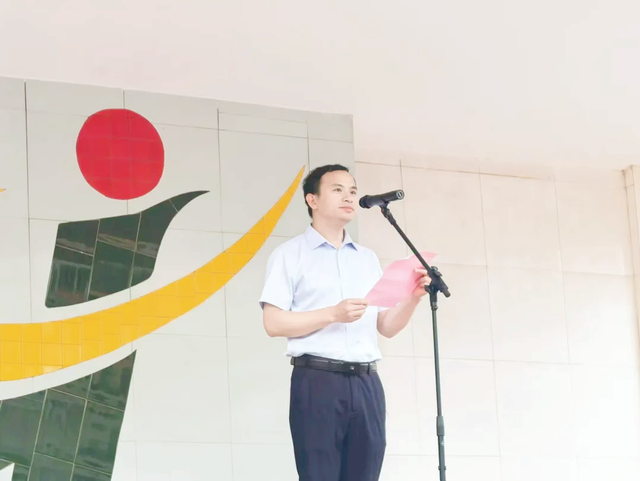 国旗下 | 武穴市育才高中陈少峰：天道酬勤 决战高考