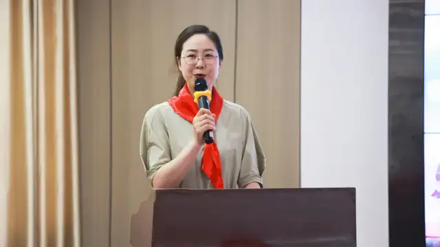 童心齐逐梦 “艺”起向未来——武穴市东方红小学举行庆“六一”文艺汇演暨表彰大会