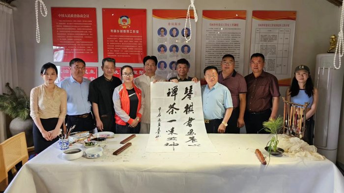 文化艺术的社区之旅：中国书画院安徽分院送文化到肥东国光社区 