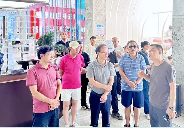 【特别报道】永恒的瞬间——为胡华文莅临武穴御江·悦江南考察摄影纪实