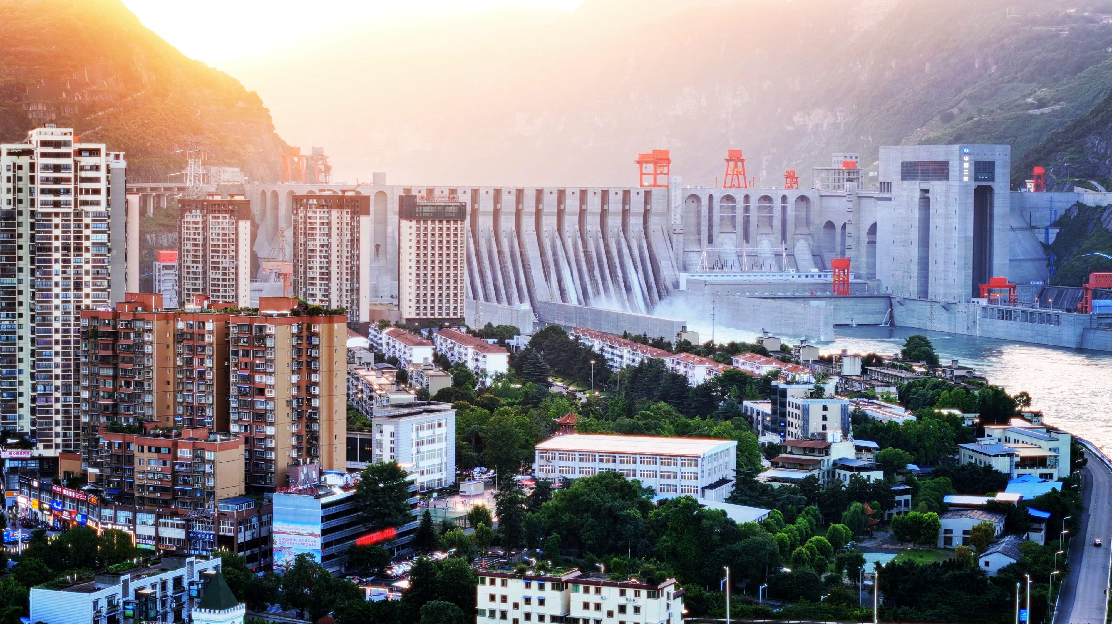 水富再起跑：沉寂四年，一场赛事唤醒城市的脉动