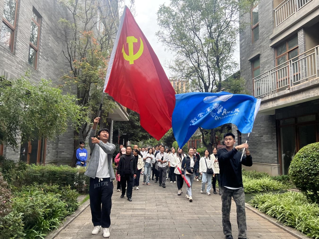 校地联动探索党建新路径 融联式主题党日活动亮点纷呈