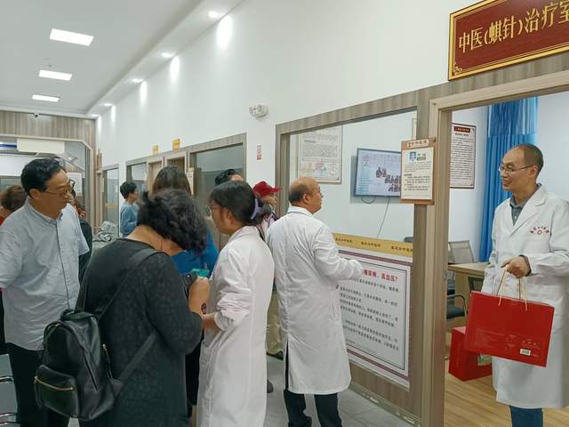 世界以痛吻我，我却报之以歌