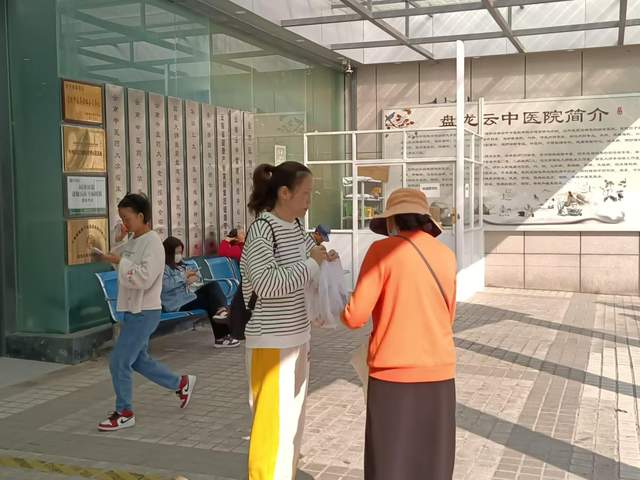 世界以痛吻我，我却报之以歌