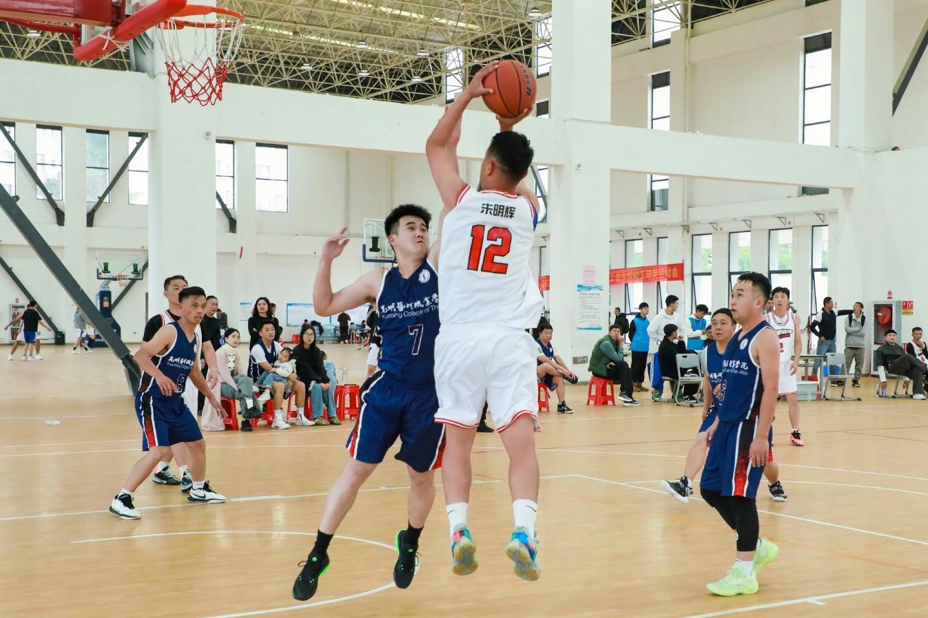 球赛传捷报，昆明艺术职业学院工会篮球健儿勇夺佳绩