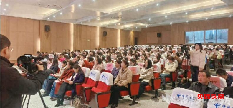 湖北黄梅县教育系统妇女节大会暖心安排：女教师坐C位 “她力量”绽芳华