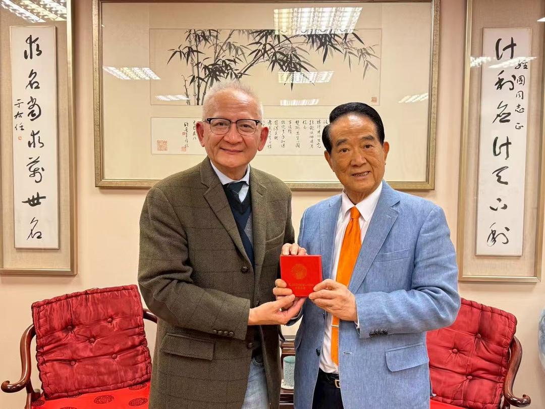 共工新闻社顾问钮则坚拜会亲民党主席宋楚瑜